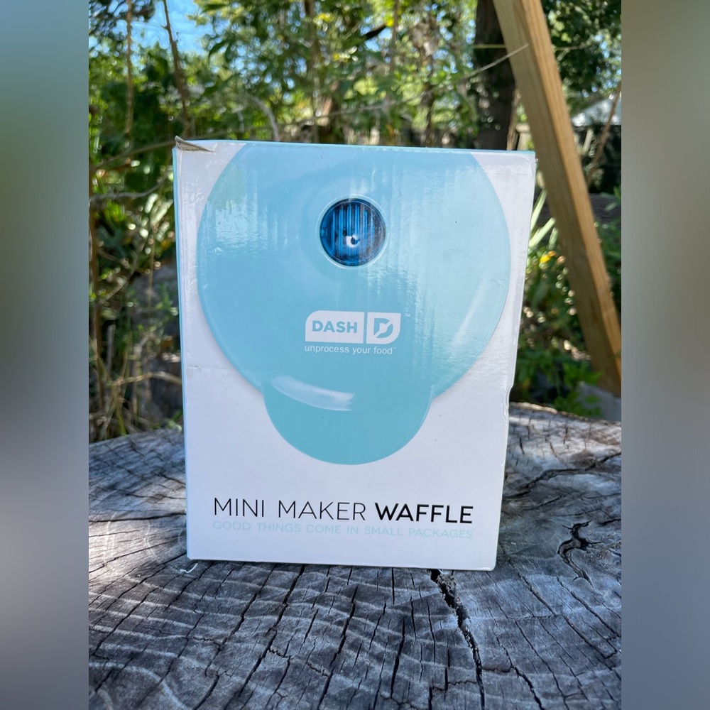 Mini Waffle Maker - Picture 5 of 9